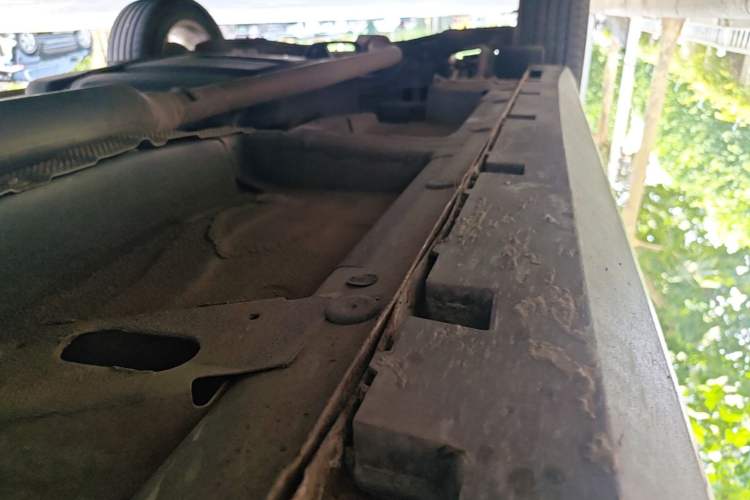 Used Roewe RX5 2016 20T Two-Wheel Drive Automatic Flagship Edition Right Side Sill