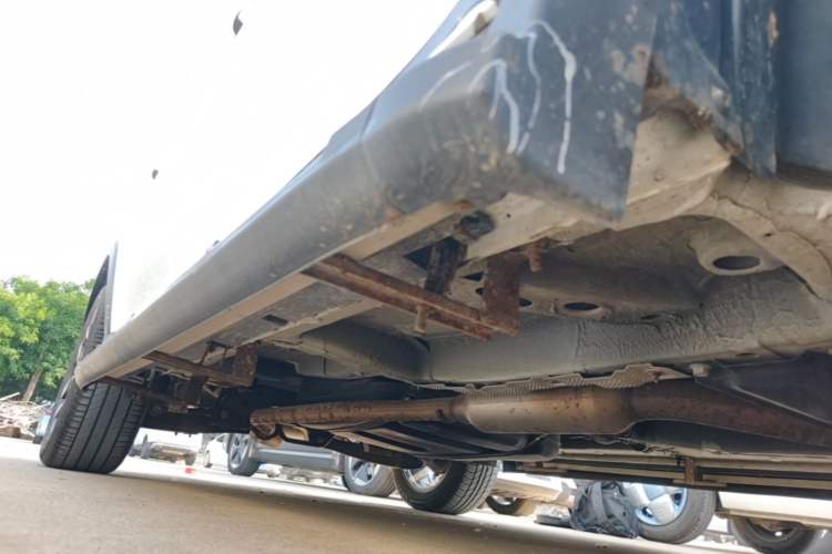 Used Roewe RX5 2016 20T Two-Wheel Drive Automatic Internet Smart Edition Right Side Sill