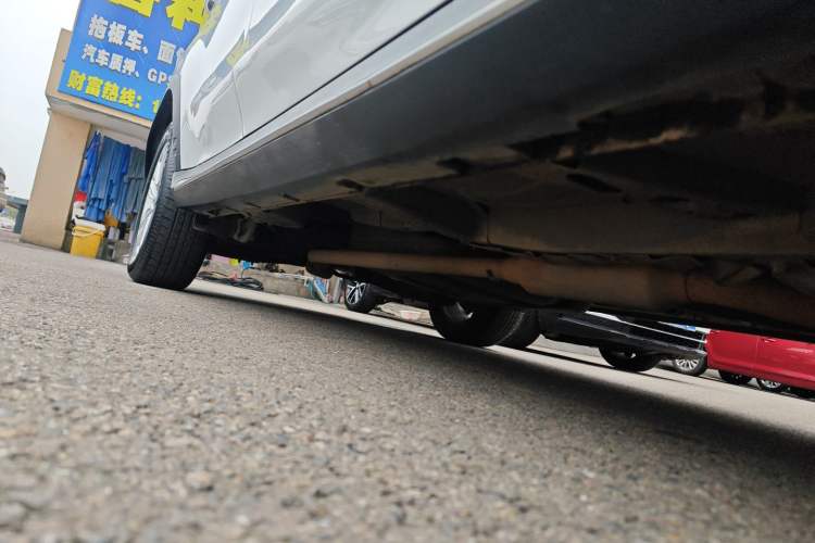 Used Roewe RX5 2016 20T Two-Wheel Drive Automatic Flagship Edition Right Side Sill