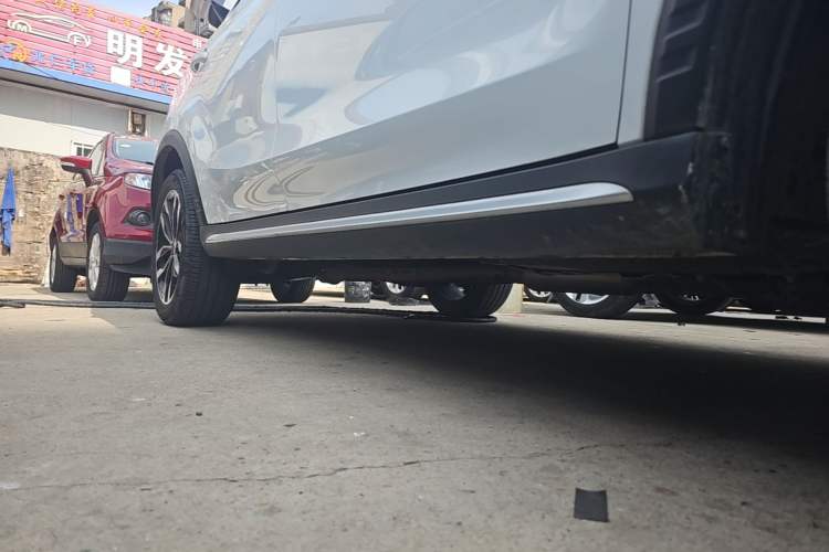 Used Roewe RX5 2016 20T Two-Wheel Drive Automatic Internet Smart Edition Right Side Sill