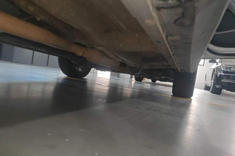 Used Roewe RX5 2016 20T Two-Wheel Drive Automatic Flagship Edition Right Side Sill
