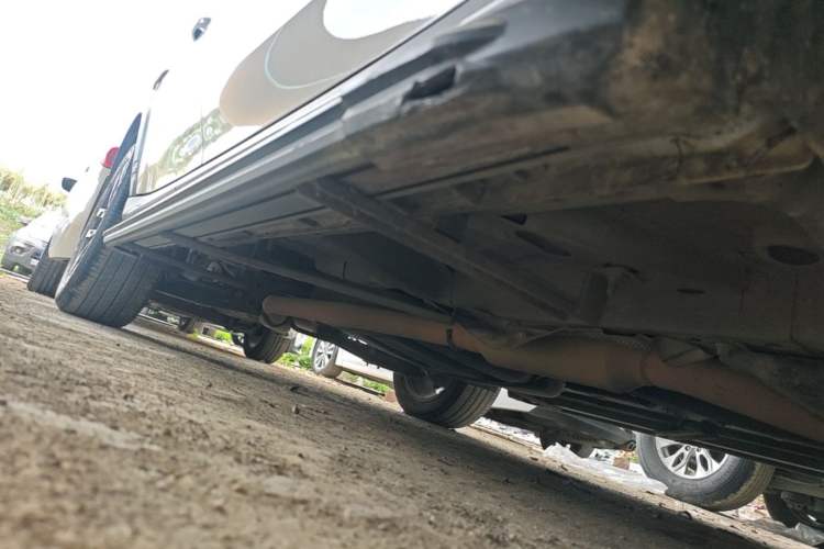 Used Roewe RX5 2016 30T Two-Wheel Drive Automatic Internet Smart Edition Right Side Sill