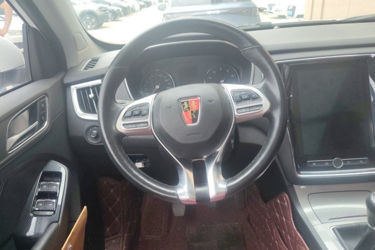 Used Roewe RX5 2016 20T Two-Wheel Drive Manual Transmission Internet Smart Edition Steering Wheel