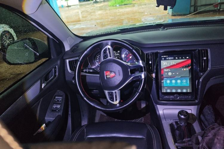 Used Roewe RX5 2016 20T Two-Wheel Drive Manual Transmission Internet Smart Edition Steering Wheel