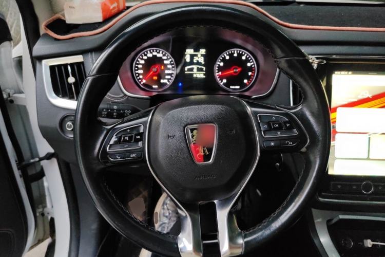 Used Roewe RX5 2016 20T Two-Wheel Drive Manual Transmission Internet Smart Edition Steering Wheel