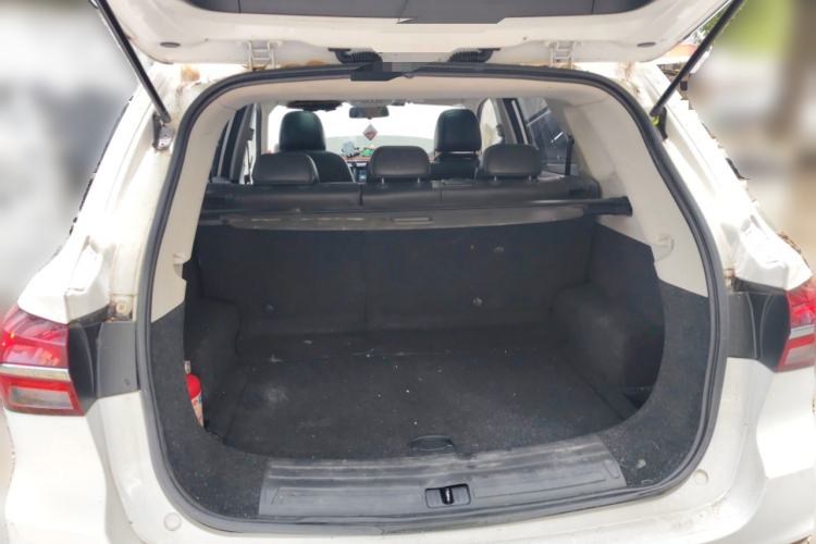 Used Roewe RX5 2016 20T Two-Wheel Drive Automatic Internet Smart Edition Trunk