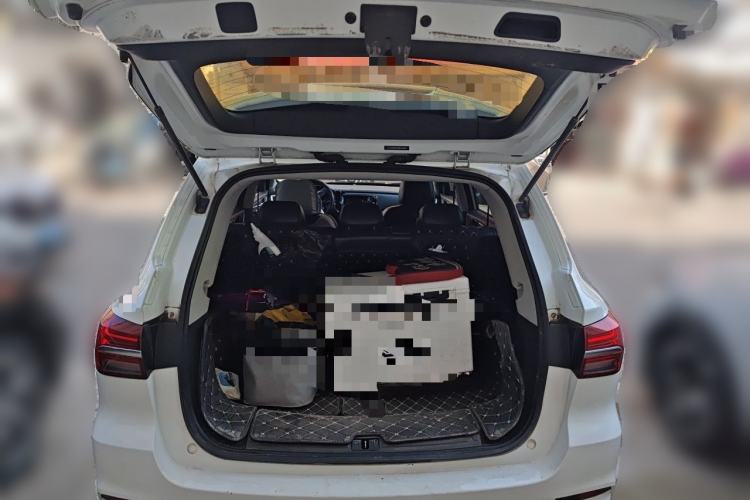 Used Roewe RX5 2016 20T Two-Wheel Drive Automatic Internet Smart Edition Trunk