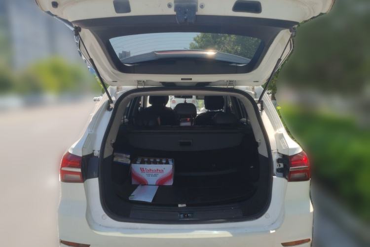 Used Roewe RX5 2016 20T Two-Wheel Drive Automatic Internet Smart Edition Trunk