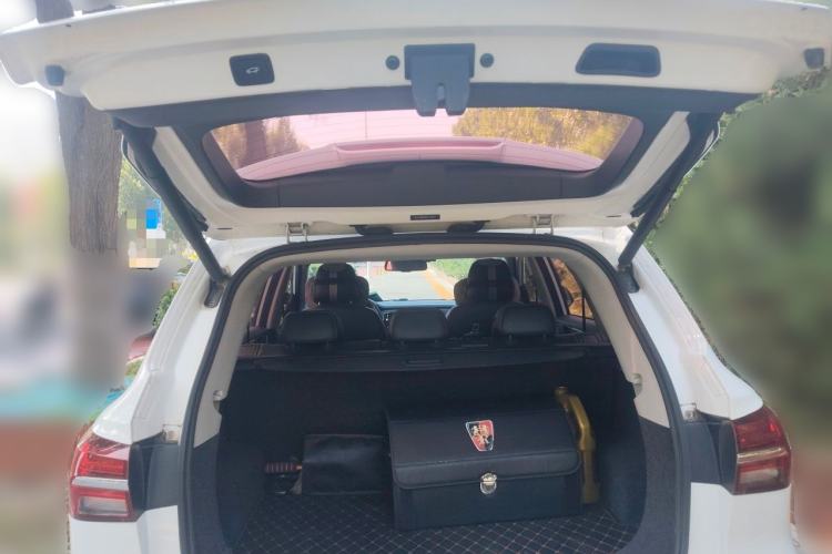 Used Roewe RX5 2016 30T Two-Wheel Drive Automatic Internet Smart Edition Trunk