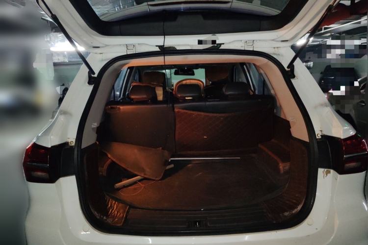 Used Roewe RX5 2016 20T Two-Wheel Drive Manual Flagship Edition Trunk