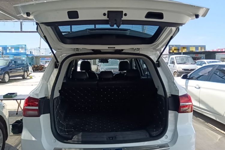Used Roewe RX5 2016 20T Two-Wheel Drive Automatic Internet Smart Edition Trunk