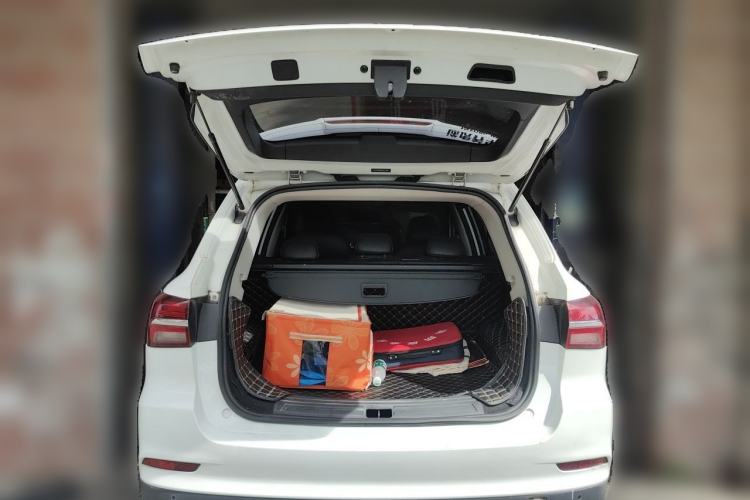 Used Roewe RX5 2016 20T Two-Wheel Drive Automatic Internet Smart Edition Trunk