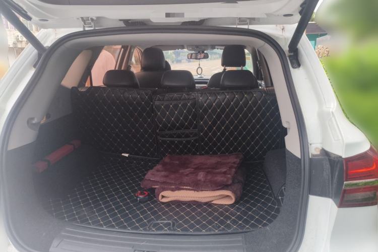 Used Roewe RX5 2016 30T Two-Wheel Drive Automatic Internet Smart Edition Trunk