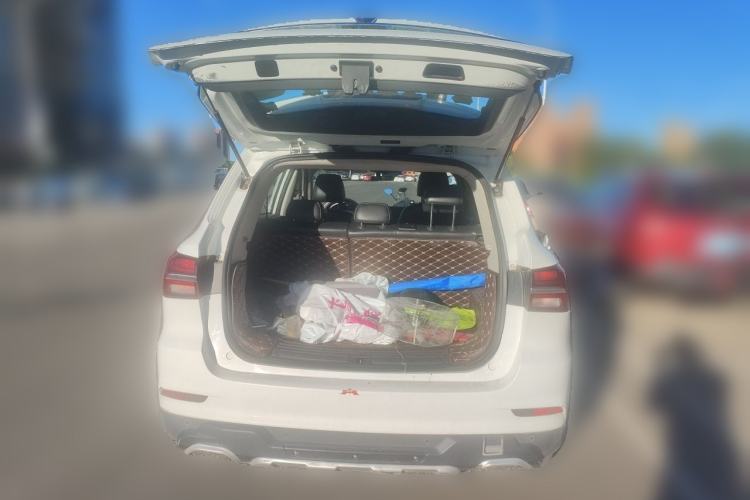 Used Roewe RX5 2016 20T Two-Wheel Drive Manual Flagship Edition Trunk