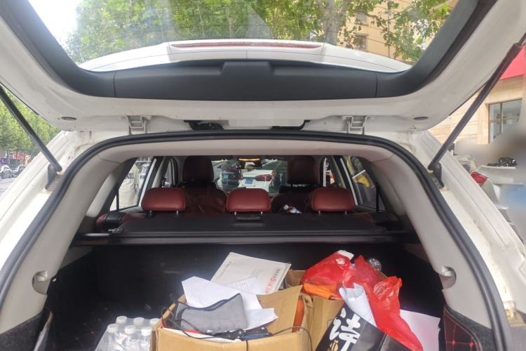 Used Roewe RX5 2016 20T Two-Wheel Drive Automatic Internet Smart Edition Trunk