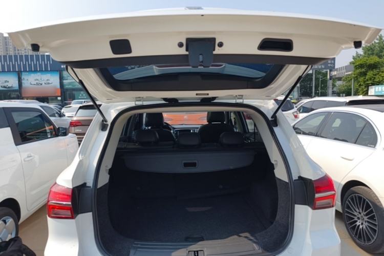 Used Roewe RX5 2016 20T Two-Wheel Drive Automatic Internet Smart Edition Trunk