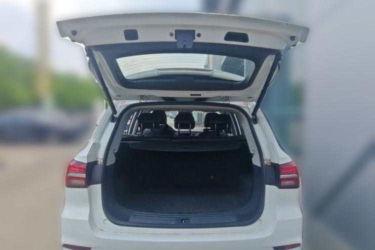 Used Roewe RX5 2016 20T Two-Wheel Drive Automatic Internet Smart Edition Trunk