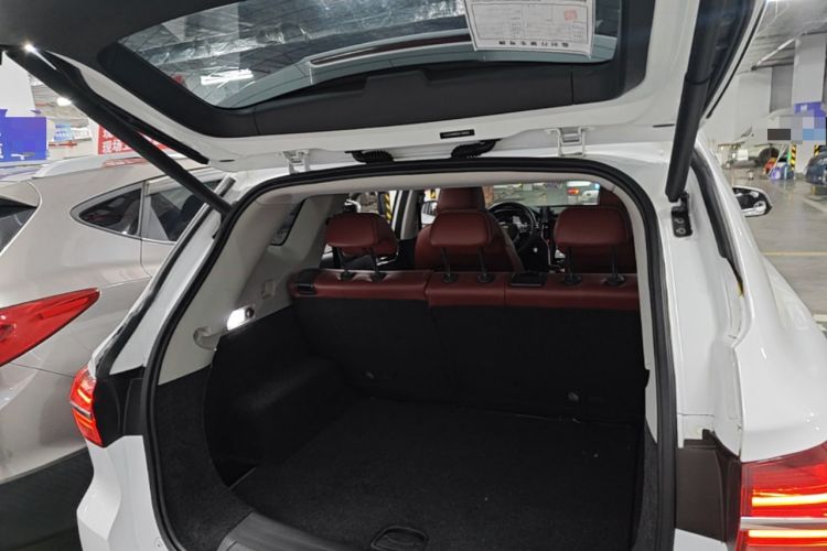 Used Roewe RX5 2016 30T Four-Wheel Drive Automatic Internet Smart Luxury Edition Trunk