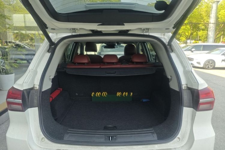 Used Roewe RX5 2016 30T Four-Wheel Drive Automatic Internet Smart Luxury Edition Trunk
