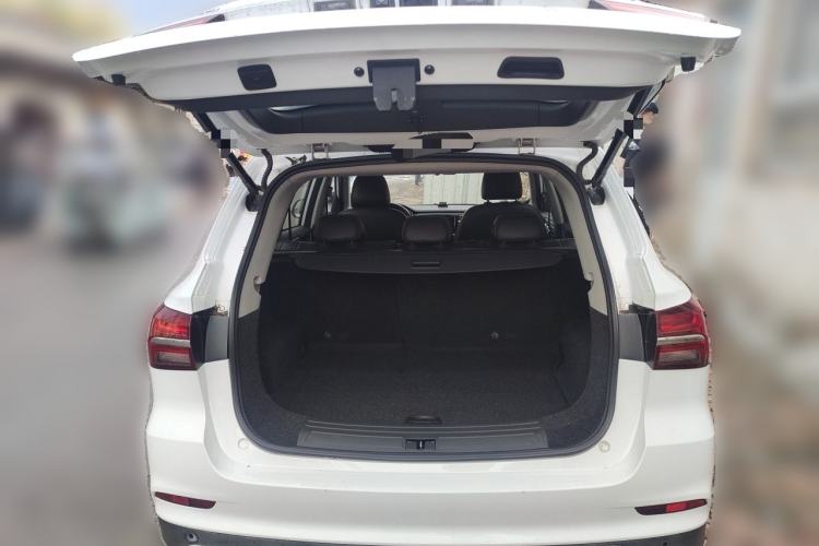 Used Roewe RX5 2016 20T Two-Wheel Drive Manual Flagship Edition Trunk