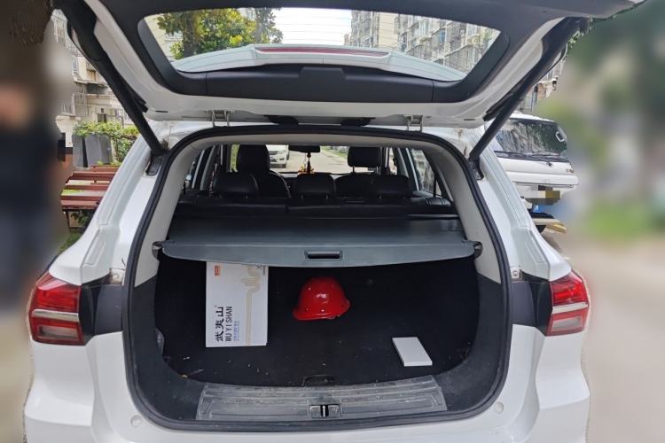 Used Roewe RX5 2016 30T Two-Wheel Drive Automatic Internet Smart Edition Trunk