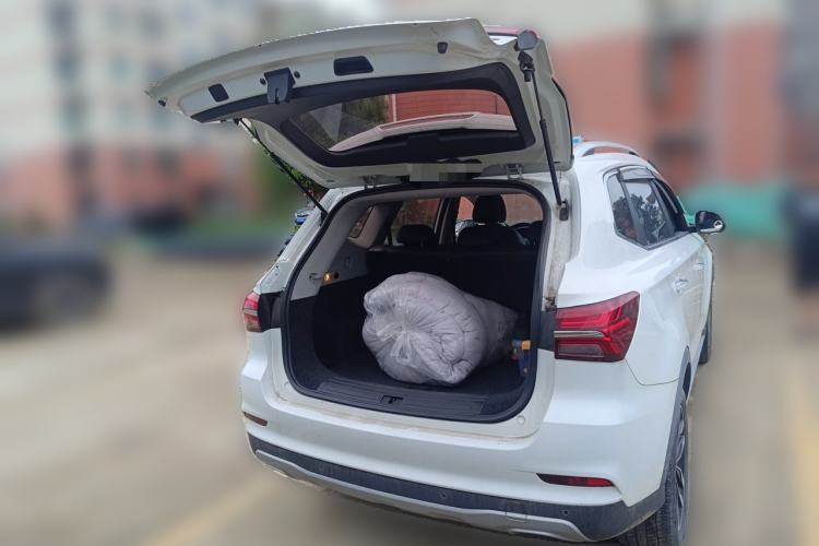 Used Roewe RX5 2016 20T Two-Wheel Drive Automatic Internet Smart Edition Trunk