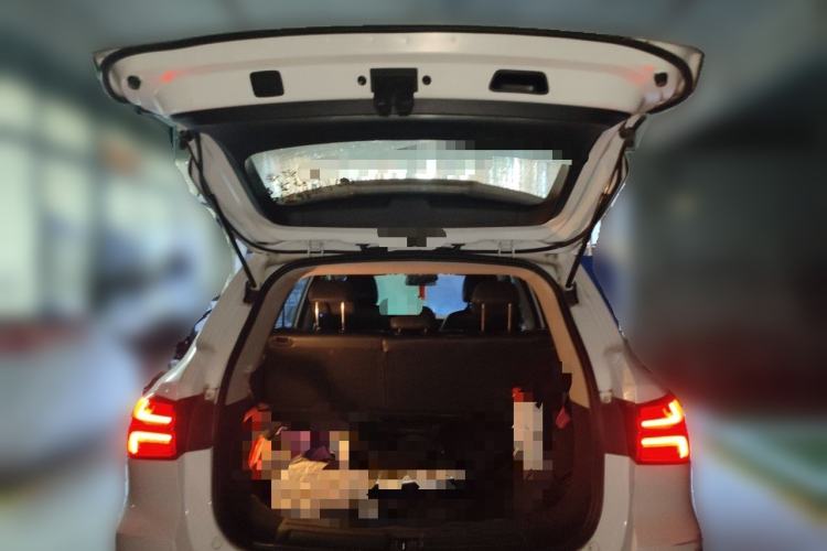 Used Roewe RX5 2016 20T Two-Wheel Drive Automatic Internet Smart Edition Trunk