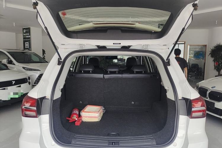 Used Roewe RX5 2016 20T Two-Wheel Drive Automatic Internet Smart Edition Trunk