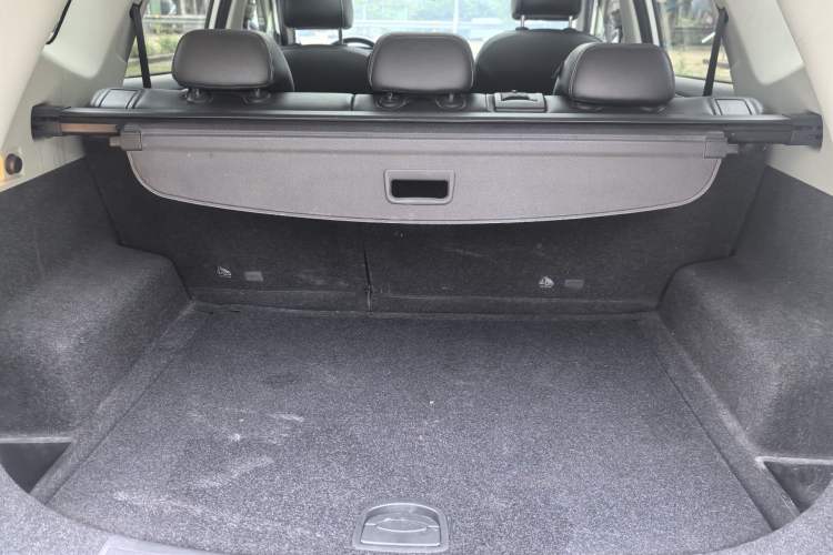 Used Roewe RX5 2016 20T Two-Wheel Drive Automatic Internet Smart Edition Trunk