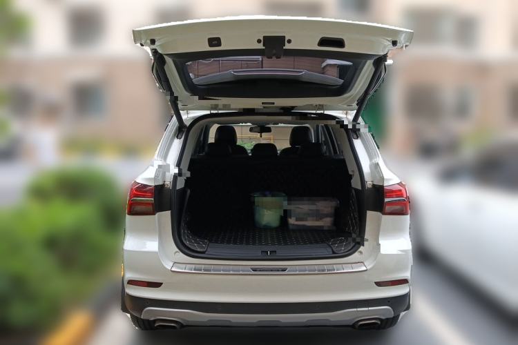 Used Roewe RX5 2016 30T Two-Wheel Drive Automatic Internet Smart Edition Trunk