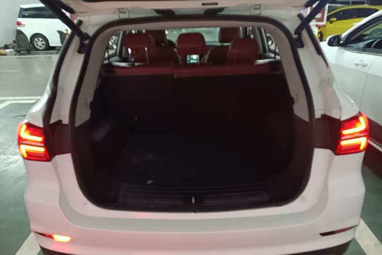 Used Roewe RX5 2016 30T Four-Wheel Drive Automatic Internet Smart Luxury Edition Trunk