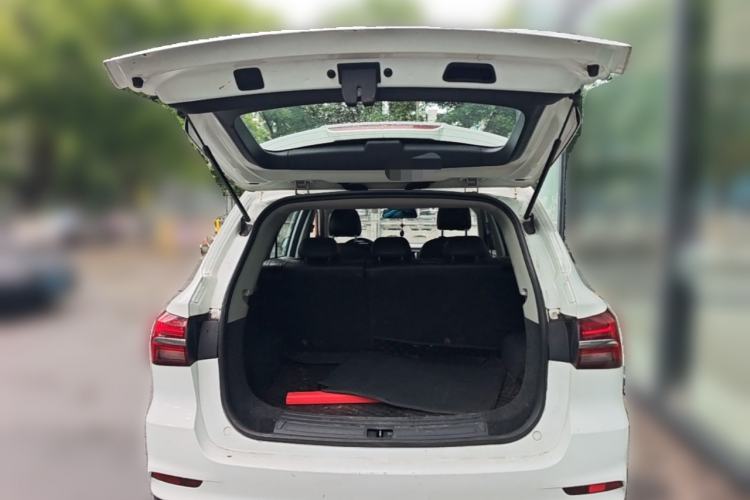 Used Roewe RX5 2016 20T Two-Wheel Drive Automatic Internet Smart Edition Trunk