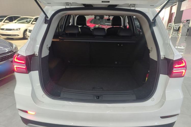 Used Roewe RX5 2016 20T Two-Wheel Drive Automatic Flagship Edition Trunk