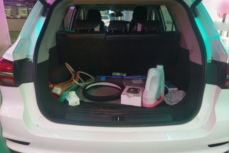 Used Roewe RX5 2016 30T Two-Wheel Drive Automatic Internet Smart Edition Trunk