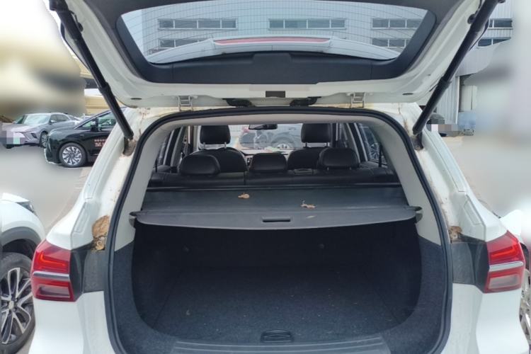 Used Roewe RX5 2016 20T Two-Wheel Drive Automatic Internet Smart Edition Trunk