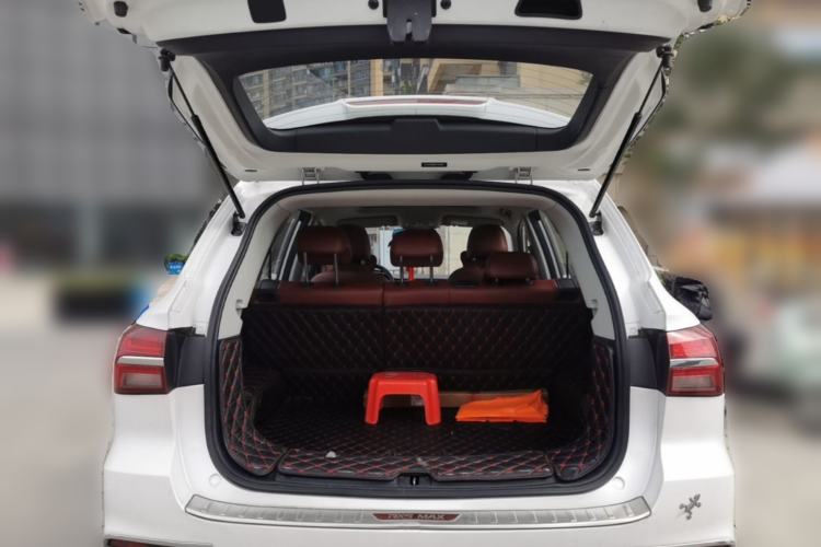 Used Roewe RX5 2016 20T Two-Wheel Drive Automatic Internet Smart Edition Trunk