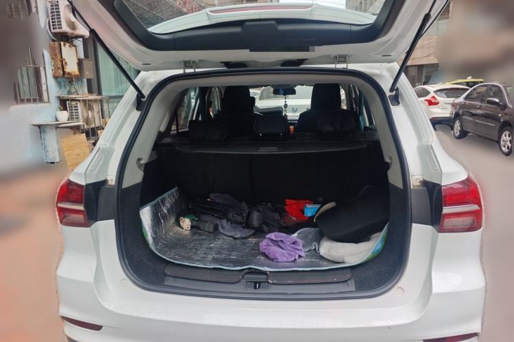 Used Roewe RX5 2016 20T Two-Wheel Drive Automatic Internet Smart Edition Trunk