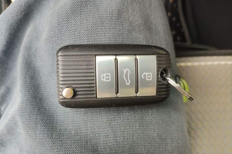 Used Roewe RX5 2016 20T Two-Wheel Drive Automatic Internet Smart Edition Vehicle Key