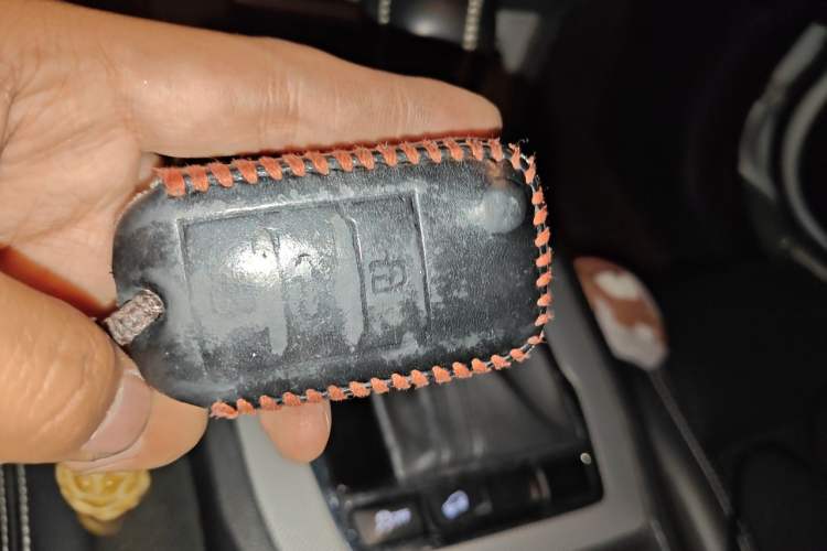 Used Roewe RX5 2016 20T Two-Wheel Drive Automatic Internet Smart Edition Vehicle Key