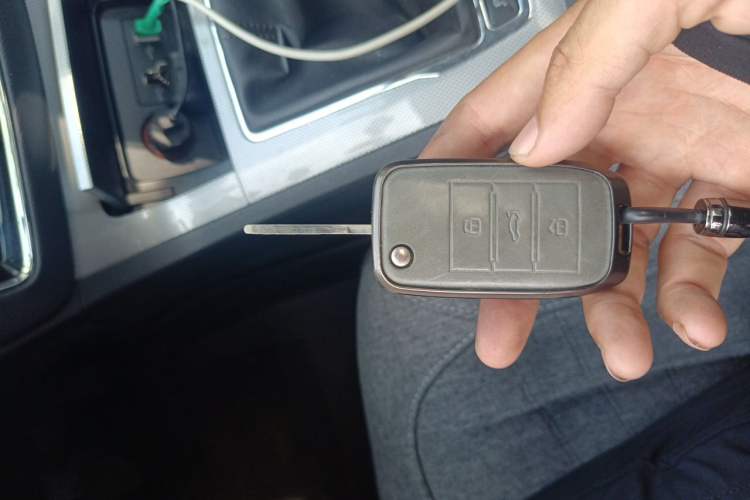 Used Roewe RX5 2016 20T Two-Wheel Drive Manual Transmission Internet Smart Edition Vehicle Key