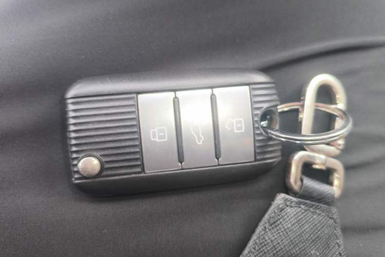 Used Roewe RX5 2016 30T Two-Wheel Drive Automatic Internet Smart Edition Vehicle Key