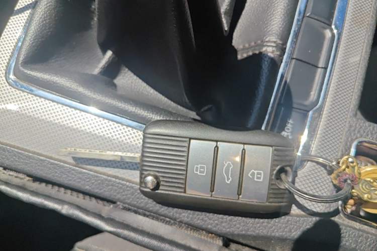 Used Roewe RX5 2016 20T Two-Wheel Drive Manual Flagship Edition Vehicle Key