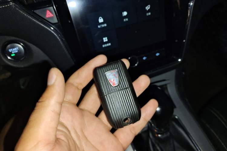Used Roewe RX5 2016 20T Two-Wheel Drive Automatic Internet Smart Edition Vehicle Key