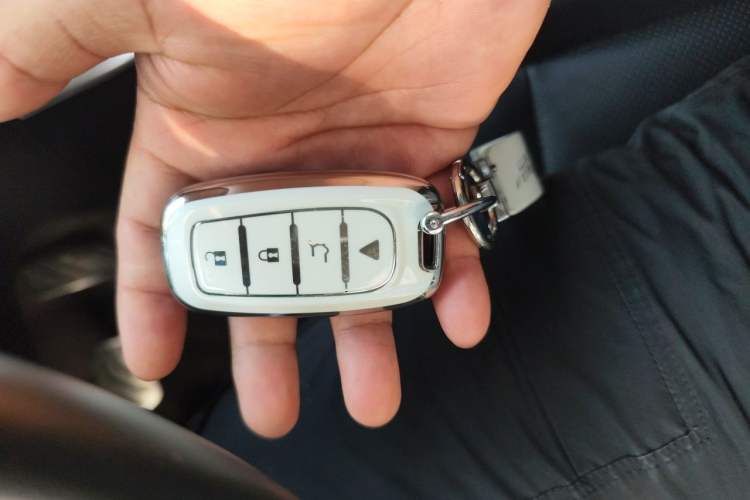 Used Roewe RX5 2016 20T Two-Wheel Drive Automatic Internet Smart Edition Vehicle Key