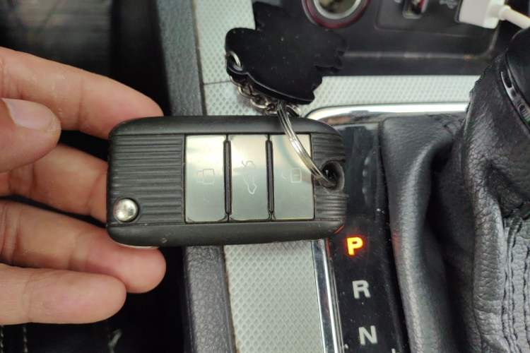 Used Roewe RX5 2016 20T Two-Wheel Drive Automatic Internet Smart Edition Vehicle Key