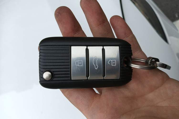 Used Roewe RX5 2016 30T Two-Wheel Drive Automatic Internet Smart Edition Vehicle Key