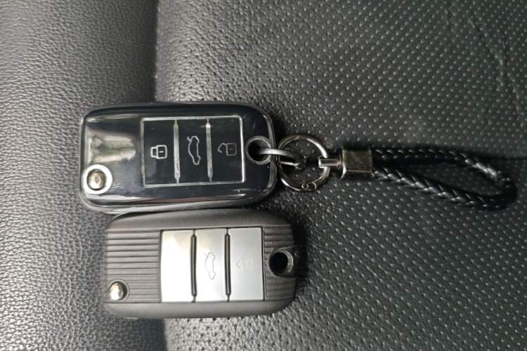 Used Roewe RX5 2016 20T Two-Wheel Drive Automatic Internet Smart Edition Vehicle Key