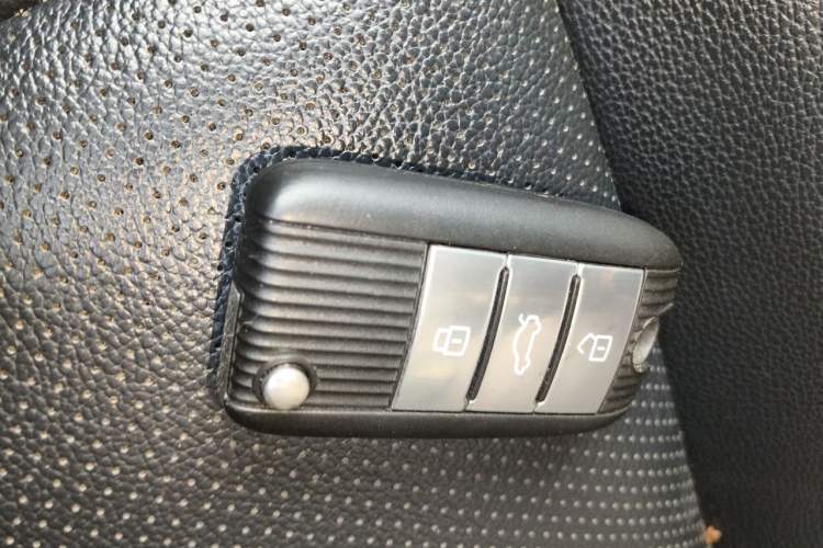 Used Roewe RX5 2016 20T Two-Wheel Drive Automatic Internet Smart Edition Vehicle Key