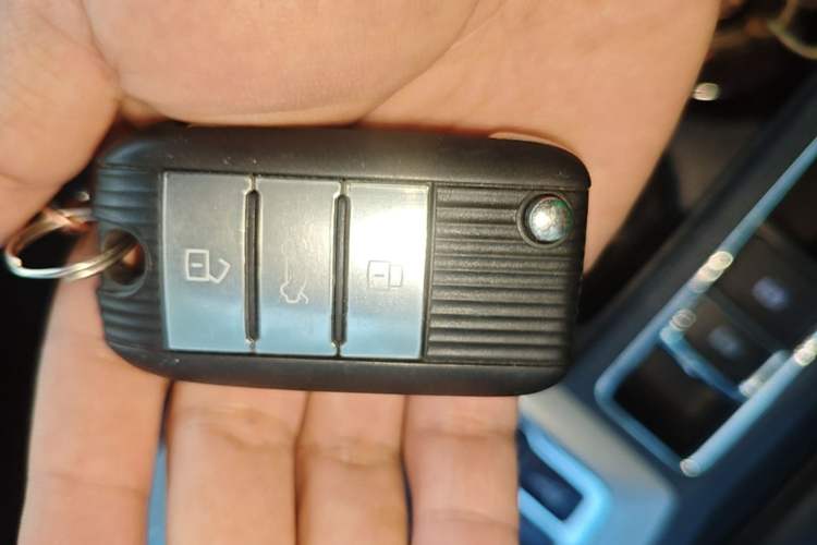 Used Roewe RX5 2016 20T Two-Wheel Drive Automatic Internet Smart Edition Vehicle Key