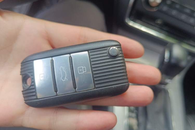 Used Roewe RX5 2016 20T Two-Wheel Drive Automatic Flagship Edition Vehicle Key